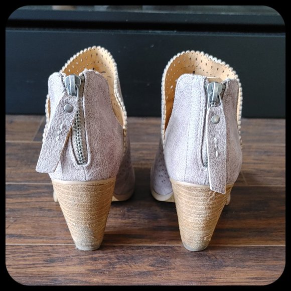 NOT RATED FOOTWEAR || Ankle Boot (SIZE 6.5) - Picture 4 of 7